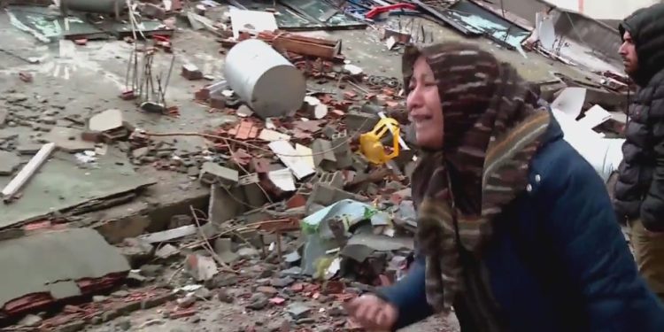 Depremde hayatını kaybedenlerin sayısı  5 bin 434’e yükseldi