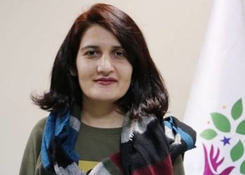 Depremde yakınları ölen Semra Güzel duruşmasına katılmadı