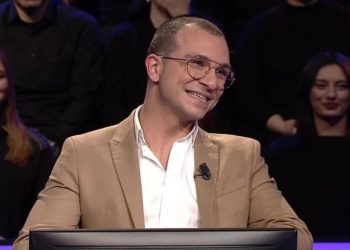 Depremde yıkılan Alpargün Apartmanı'nın müteahhitleri yurtdışına kaçtı