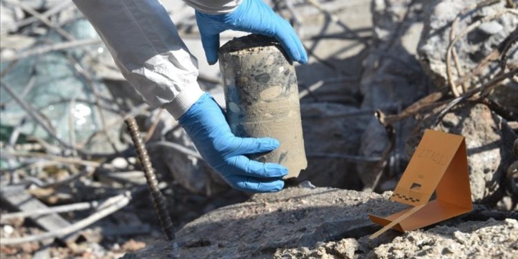 Depremde yıkılan binalarda kusurlu bulunan dört kişi gözaltına alındı