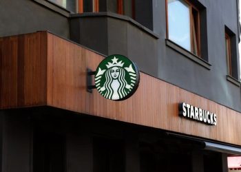 Depreme duyarsızlıkla suçlanan Starbucks’tan: Elbette oradaydık, olmaya da devam edeceğiz
