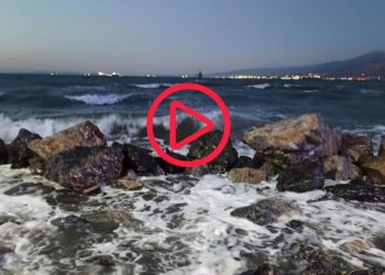 Depremin ardından İskenderun'da deniz seviyesi yükseldi