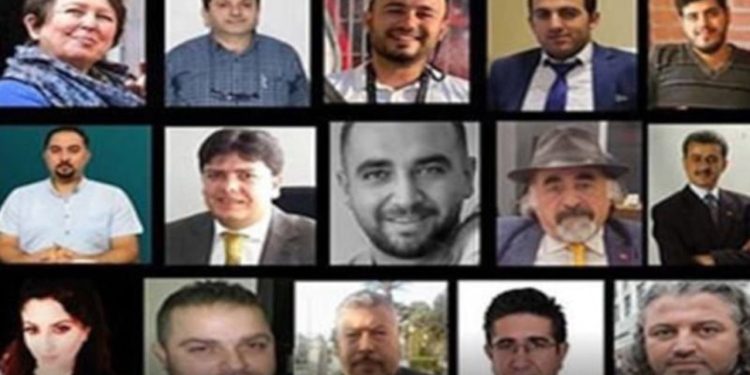 Depremlerde en az 17 gazeteci de vefat etti