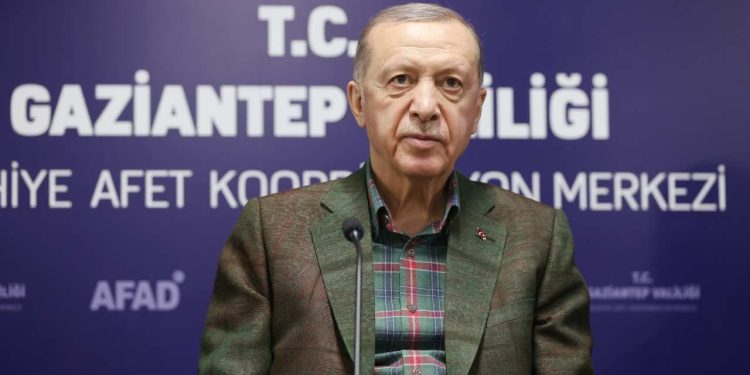Depremlerin ardı arkası kesilmiyor; Erdoğan yarın inşaata başlıyor