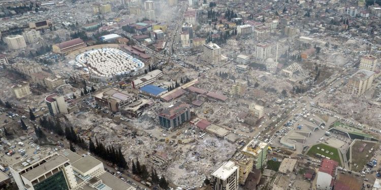 Depremzede 508 çocuk kimlik tespitlerinin ardından ailelerine teslim edildi