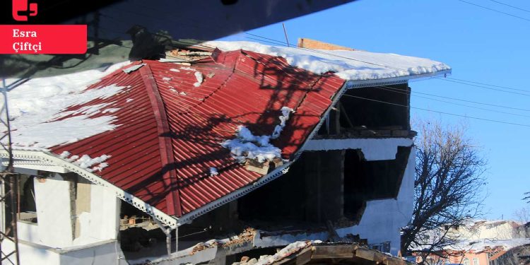 'Depremzede LGBTİ+lar afet içinde afet yaşadılar'