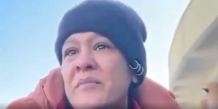 Depremzede anne: Bebeğime mama çaldım, bez çaldım, idareciler bir su bile vermedi