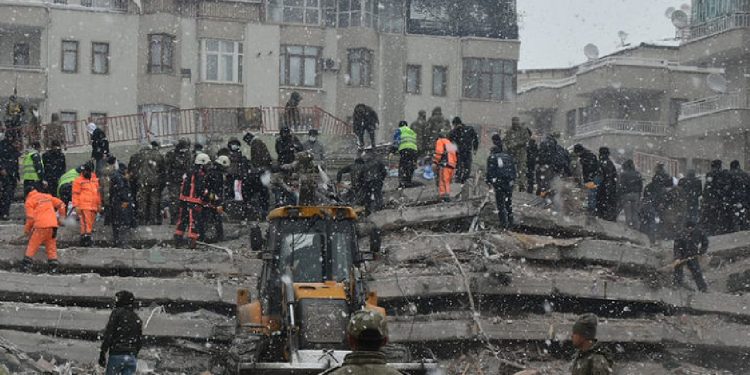Depremzede iş yeri çalışanlarına kısa çalışma ödeneği