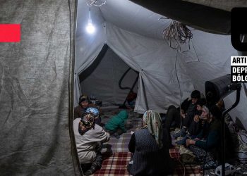 Depremzedeler kendi imkanlarıyla yaşama tutunuyor