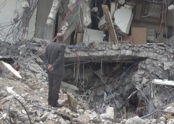 Depremzedeler öfkeli: Medya Adıyaman’ı göstermiyor, halk bitti, inşallah vali yargılanır