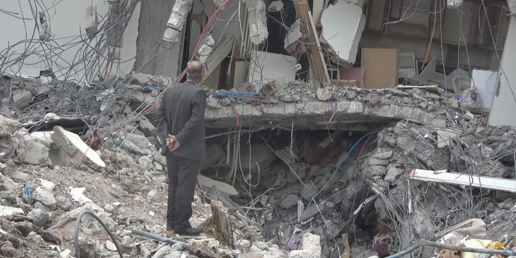 Depremzedeler öfkeli: Medya Adıyaman’ı göstermiyor, halk bitti, inşallah vali yargılanır