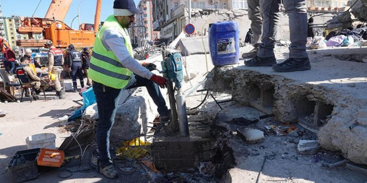 Diyarbakır'da binalardan numune alındı: Çimento miktarı düşük