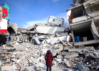 Dünya başımıza yıkıldı