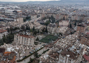 Enflasyon ve dolar tahmini: Depremin ekonomiye etkileri ne olacak?