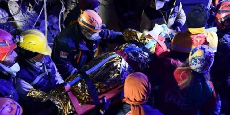 Enkaz altından 170 saat sonra kurtarıldı