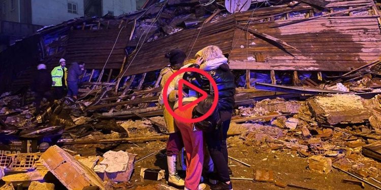 Enkaz altından sağ çıkarılanlar umut oldu