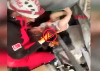 Enkazdan 58 saat sonra 4 aylık bebek kurtarıldı, ailesi aranıyor