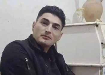 Enkazdan 'ölü' olarak çıkarılan genç mezarlıkta canlandı!