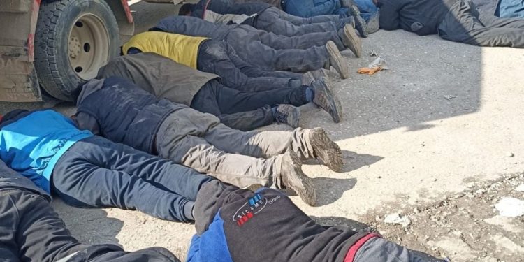 Enkazlarda hırsızlık yaptığı öne sürülen 20 şüpheli gözaltında