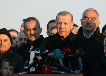 Erdoğan: Üniversiteler uzaktan eğitim yapacak, KYK yurtlarına depremzedeler yerleştirilecek