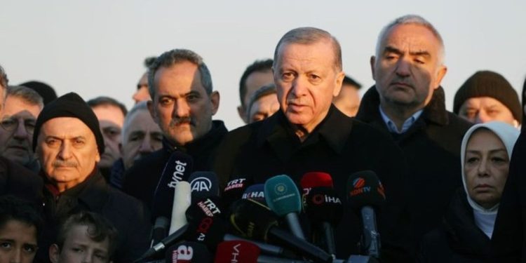 Erdoğan: Üniversiteler uzaktan eğitim yapacak, KYK yurtlarına depremzedeler yerleştirilecek
