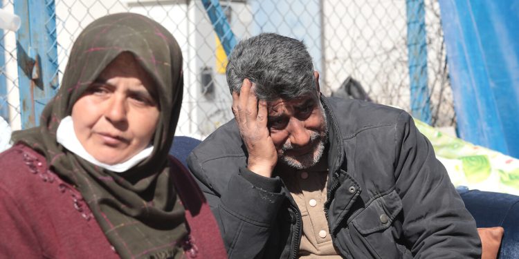 Erdoğan elinde beyaz bir mendille illüzyona devam edebilecek mi?