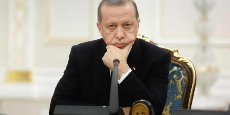 Erdoğan'dan deprem sonrası seçim hamlesi: 3 bakan ve belediye başkanlarından istifa isteyecek!