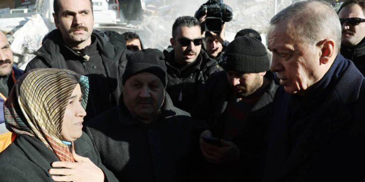 Erdoğan’dan depremzedeye: Bunlar kader planının içinde olan şeyler