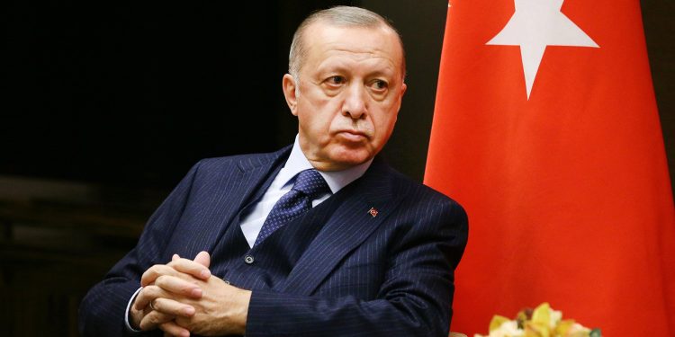 Erdoğan’dan faiz indirimi açıklaması: “Alansa, benim alanım ekonomi ve neticesi ortada…”