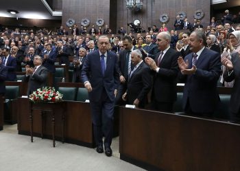 Erdoğan’ın ‘aldığınız maaş haram’ dediği AKP’li vekillerin listesi