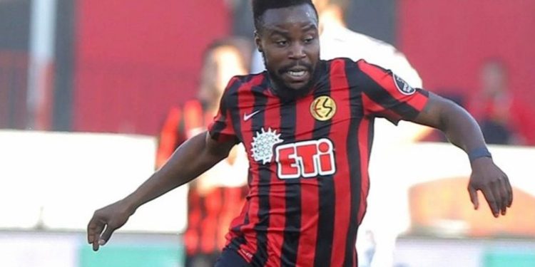 Eski Eskişehirsporlu Nzuzi Toko futbolu bıraktı