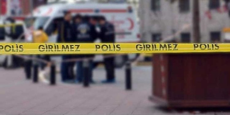 Eyüp'te silahlı çatışma: Biri bebek dört yaralı