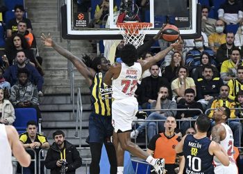 Fenerbahçe Beko, Olympiakos'a 20 sayı farkla kaybetti