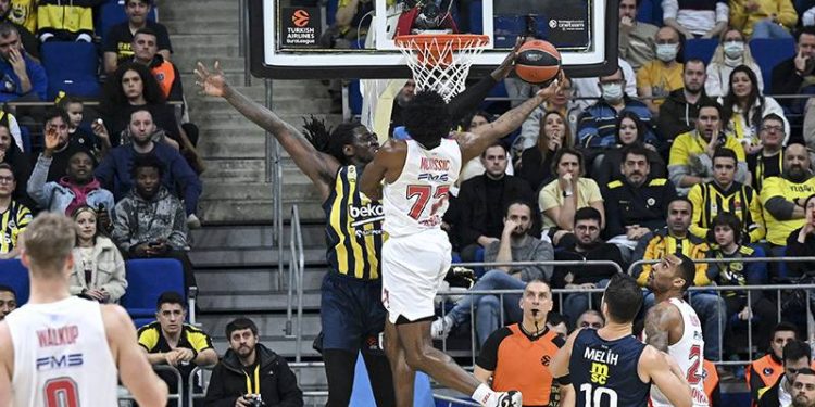 Fenerbahçe Beko, Olympiakos'a 20 sayı farkla kaybetti