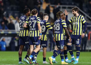 Fenerbahçe ile Zenit, depremzedelere yardım için karşılaşacak