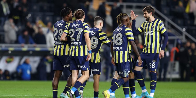 Fenerbahçe ile Zenit, depremzedelere yardım için karşılaşacak