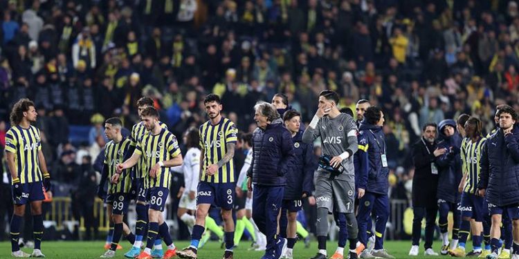 Fenerbahçe'de kart alarmı