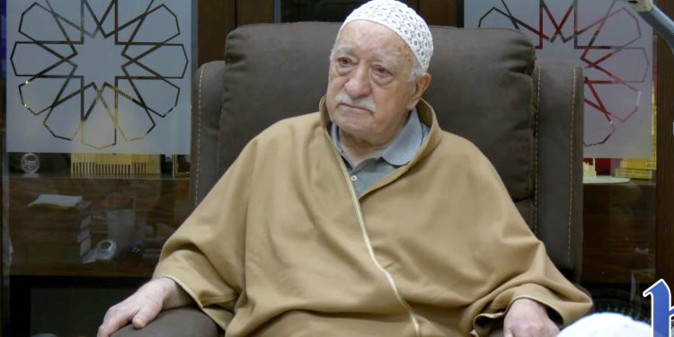 Fethullah Gülen: İçim parçalanıyor, depremzedeler için elimizden ne geliyorsa yapmak lazım