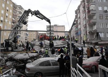 Fransa, Türkiye'ye 139 kişilik kurtarma ekibi gönderiyor