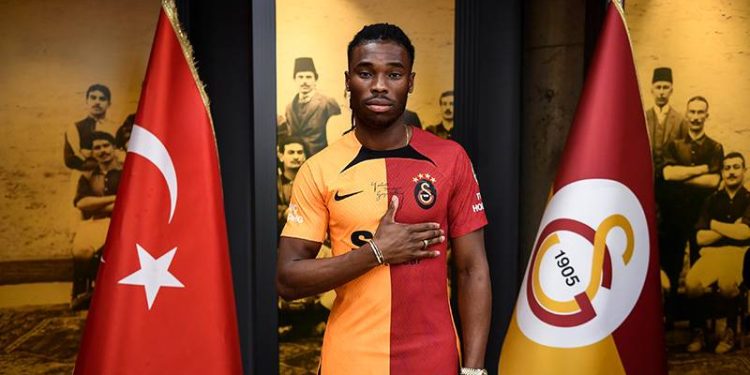 Galatasaray Adekugbe'yi açıkladı