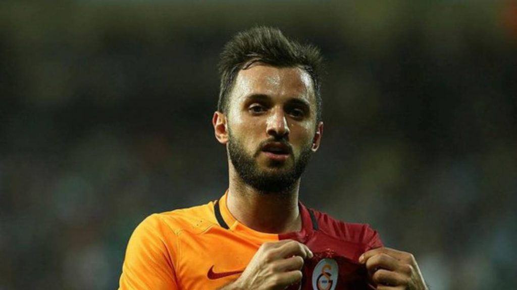 Galatasaray'ın eski oyuncusu Emre Çolak futbolu bıraktı: Ölüm var, sevdiklerinizle zaman geçirin