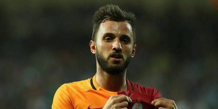 Galatasaray'ın eski oyuncusu Emre Çolak futbolu bıraktı: Ölüm var, sevdiklerinizle zaman geçirin