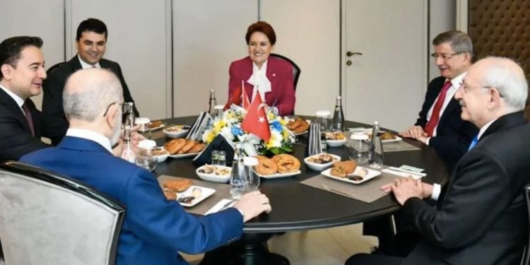 Gazeteci Saymaz yazdı: İyi Parti itiraz etti, Altılı Masa Yol Haritası’nı erteledi