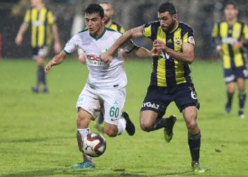 Genç futbolcu Saruhan Bolat enkaz altında kalarak vefat etti