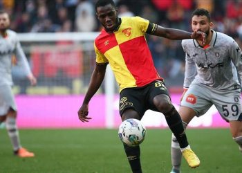 Göztepe ile Başakşehir depremzedeler için oynadı