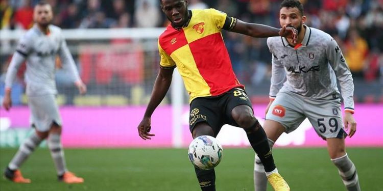 Göztepe ile Başakşehir depremzedeler için oynadı