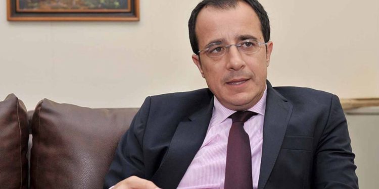 Güney Kıbrıs Rum Yönetimi cumhurbaşkanını belirlemek için sandık başında; üç isim öne çıkıyor