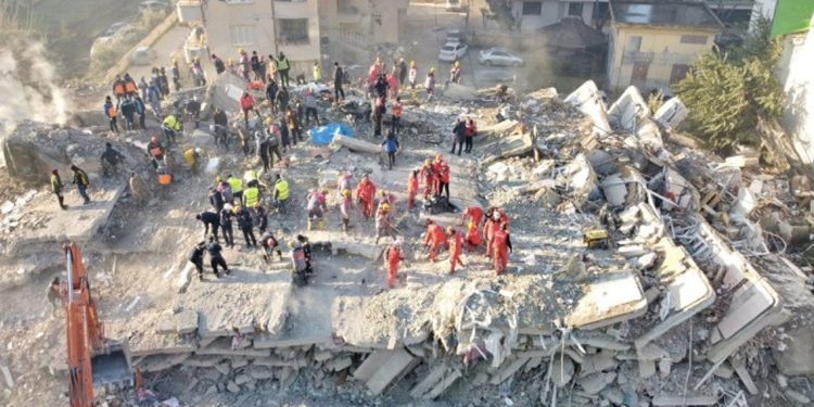 HDK Sağlık Meclisi’nden deprem raporu: Enternasyonal dayanışmaya ihtiyaç var