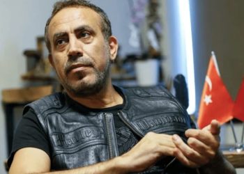 Haluk Levent duyurdu: İki Ahbap gönüllüsü ve bir çocuk enkazdan çıkarıldı