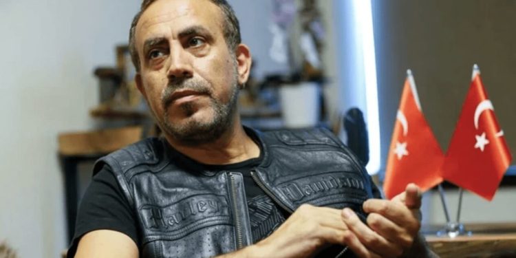 Haluk Levent duyurdu: İki Ahbap gönüllüsü ve bir çocuk enkazdan çıkarıldı